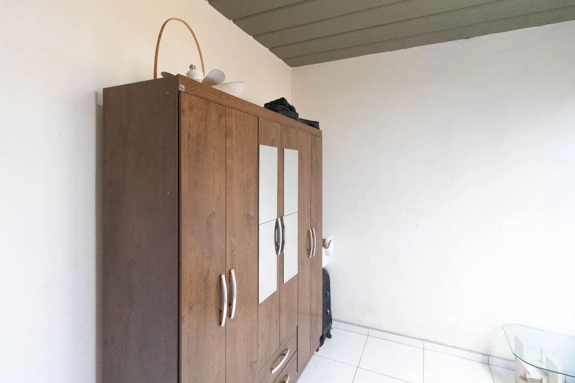 2-bedroom apartment in a building with a gym — photo 28