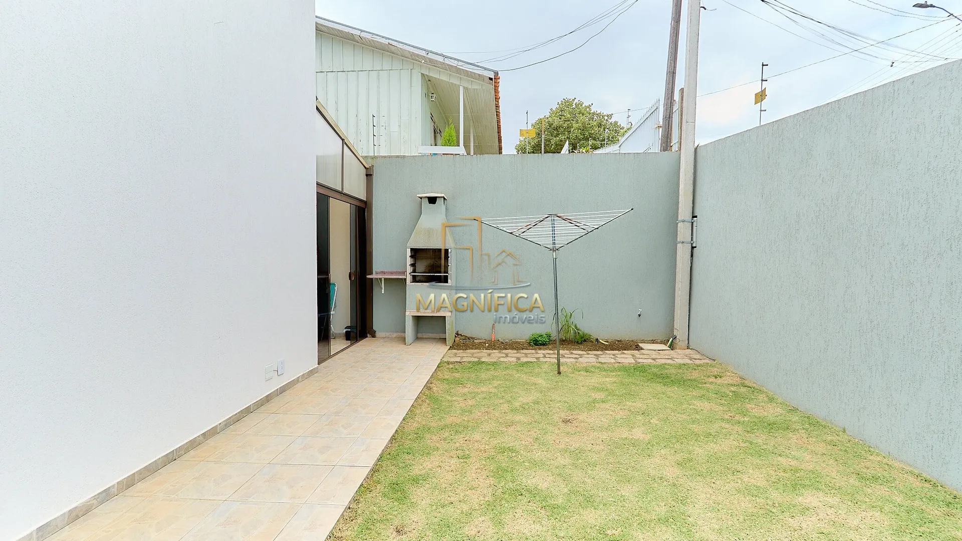 House with 3 bedrooms and 3 bathrooms, no parking — photo 42