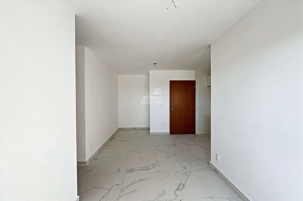 2-bedroom apartment with 1 en-suite and a balcony — photo 2