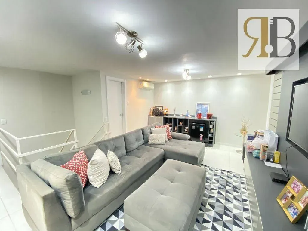 Рабочее место и 4 спальни: квартира 252 м² — photo 21