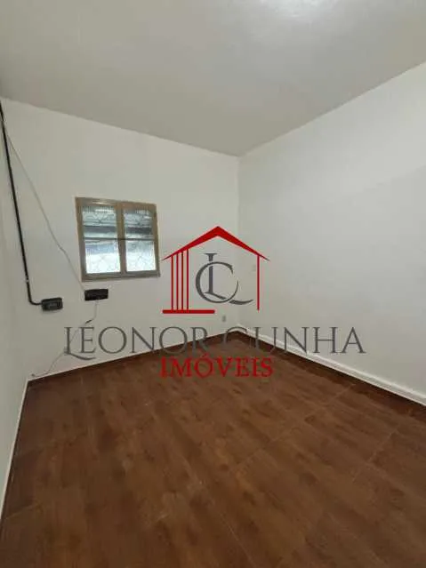 Casa, 40 m², com piso de madeira ou laminado — photo 4