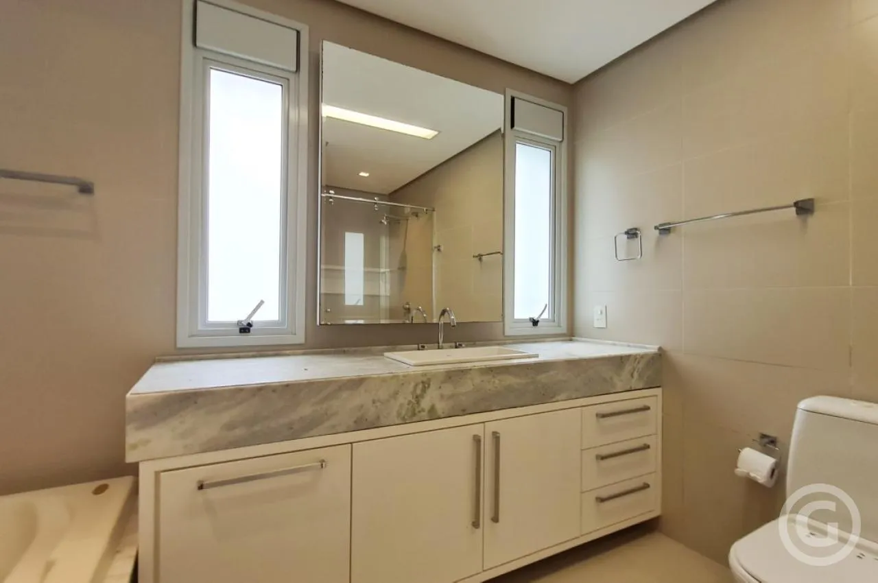 2-bedroom apartment with a water view in Florianópolis — photo 14