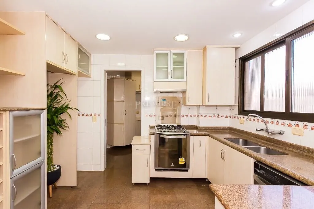 Квартира 237 м² с 2 суитами и газовой плитой — photo 2