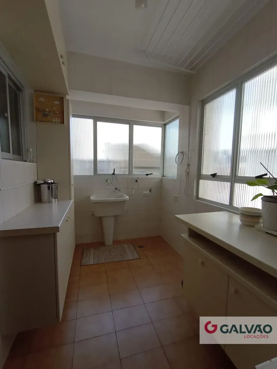 Furnished apartment with a gas kitchen and 160 m² — photo 10