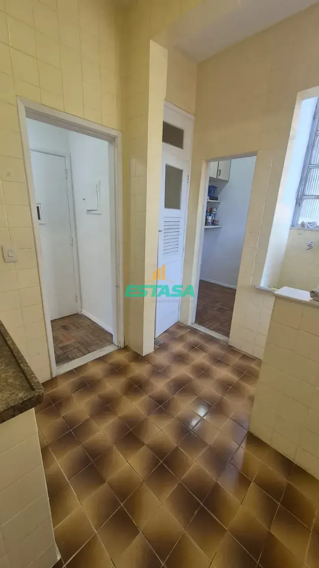 1-bedroom apartment with a separate closed kitchen — photo 22