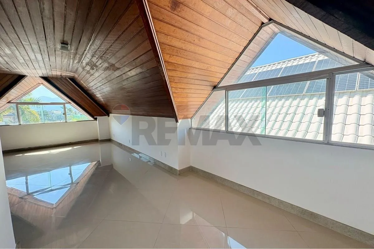 4-suite house with 305 m² and 3 parking spaces — photo 43