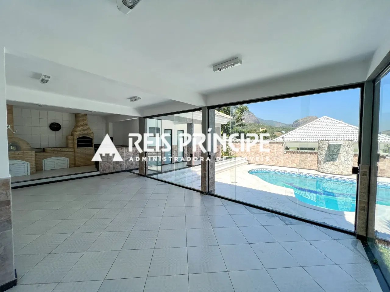 Casa duplex com 3 quartos e 5 banheiros e cozinha aberta — photo 17