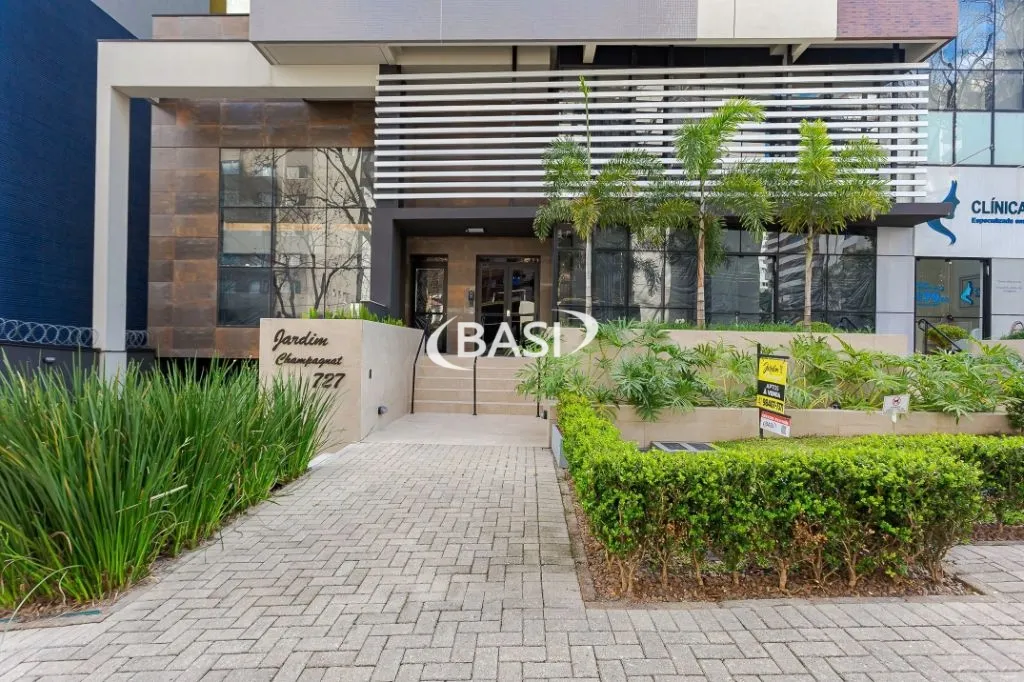 Glass-enclosed balcony in a 3-bedroom apartment, 80 m² — photo 80