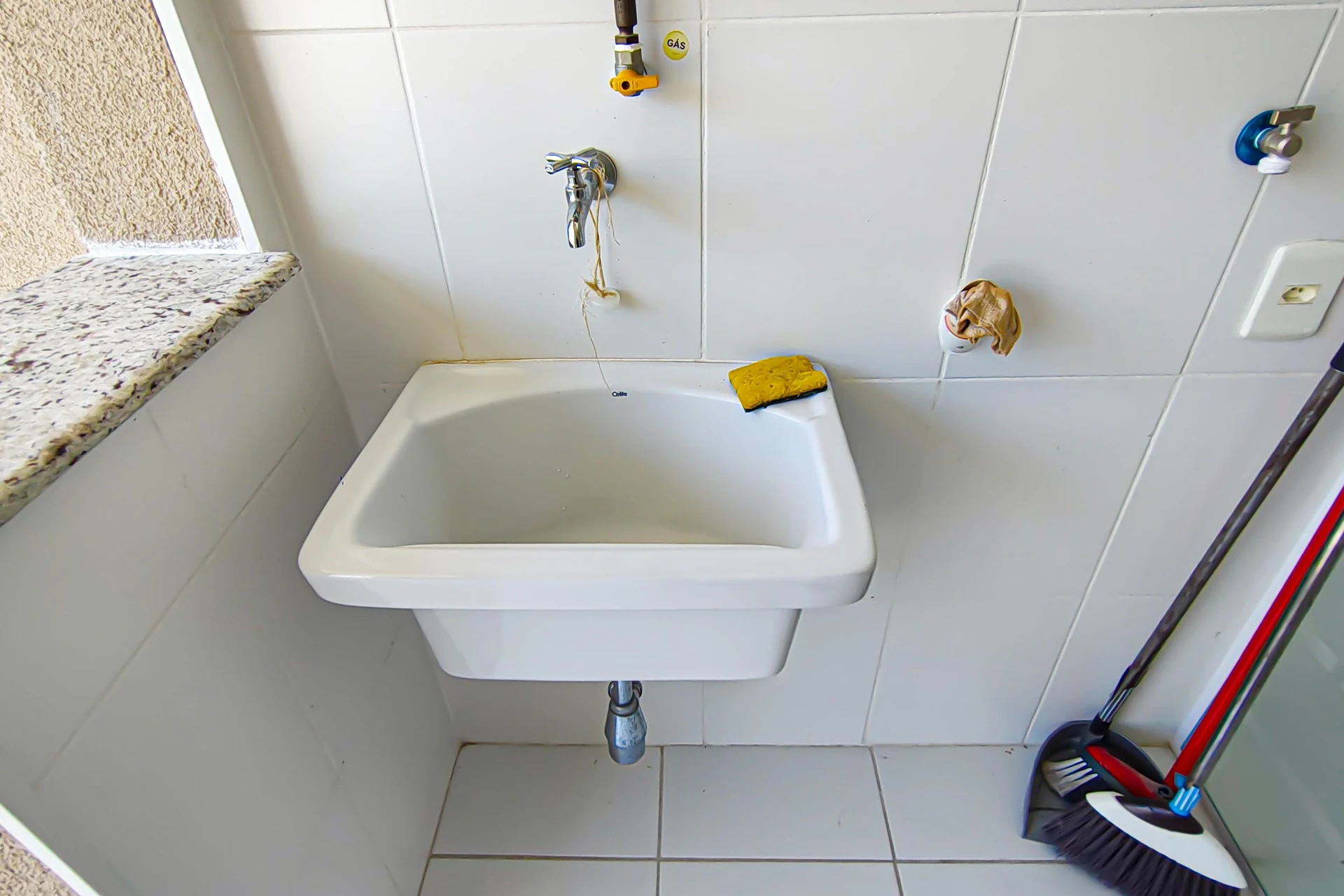 Unfurnished 2-bedroom apartment with en-suite bathrooms — photo 10