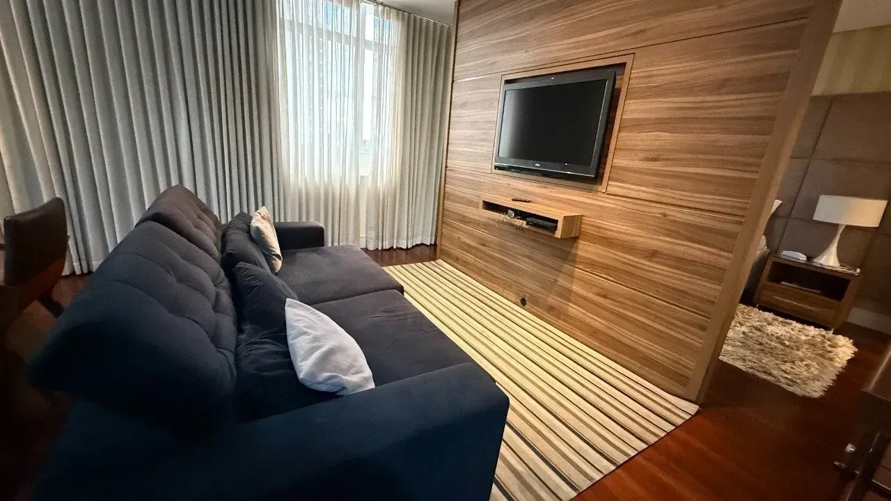 Furnished 1-bedroom apartment with an open kitchen — photo 7