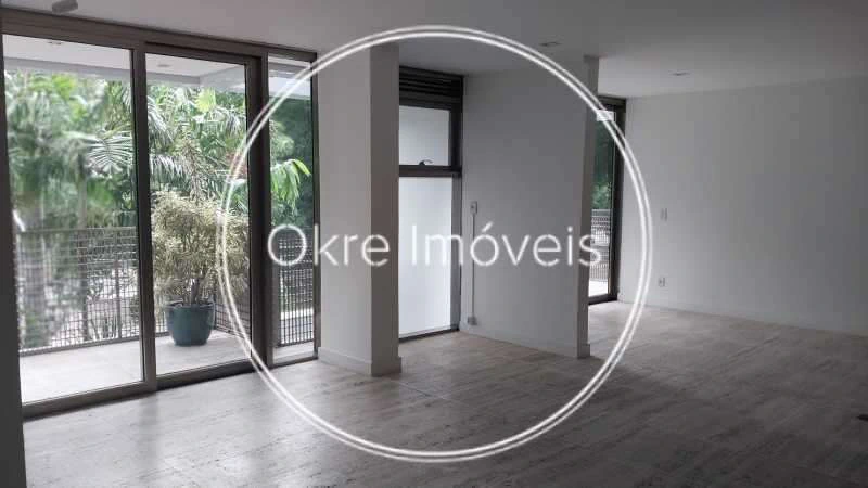 4-bedroom apartment with an open kitchen and stove — photo 7