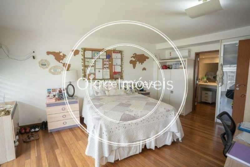 Furnished 644 m² house with 4 bedrooms and 7 bathrooms — photo 18