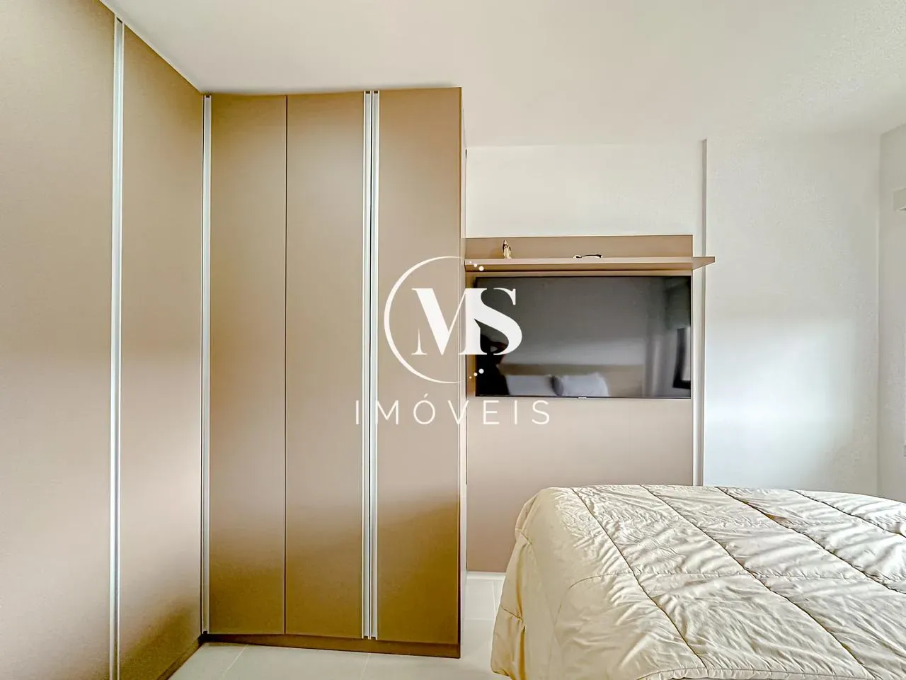 Furnished apartment, 66 m², with a washing machine — photo 11