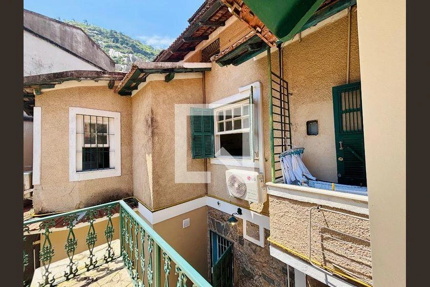 4-bedroom house with a mountain view in Rio de Janeiro