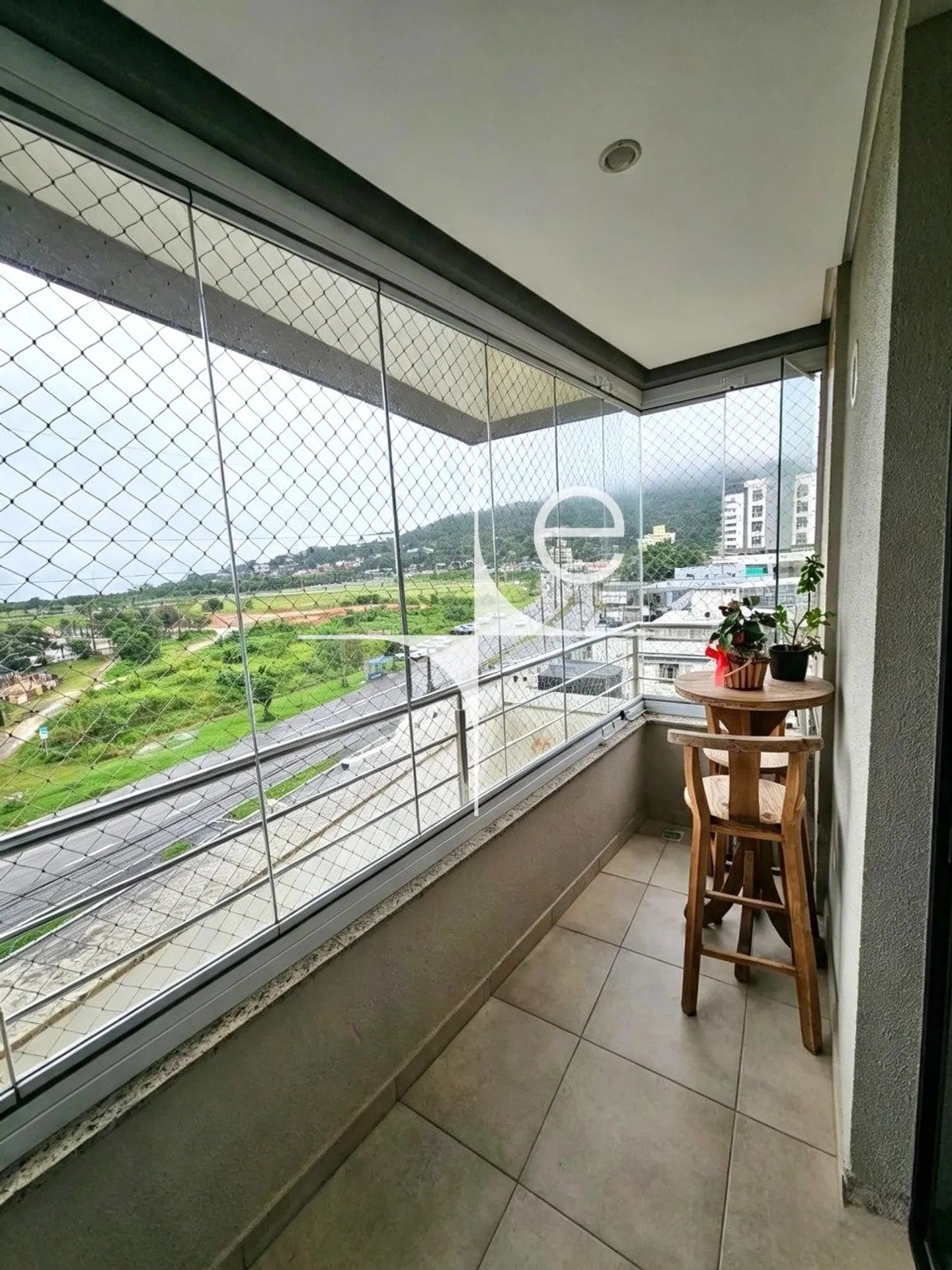 Apartment on the 4th floor with a glass-enclosed balcony — photo 18
