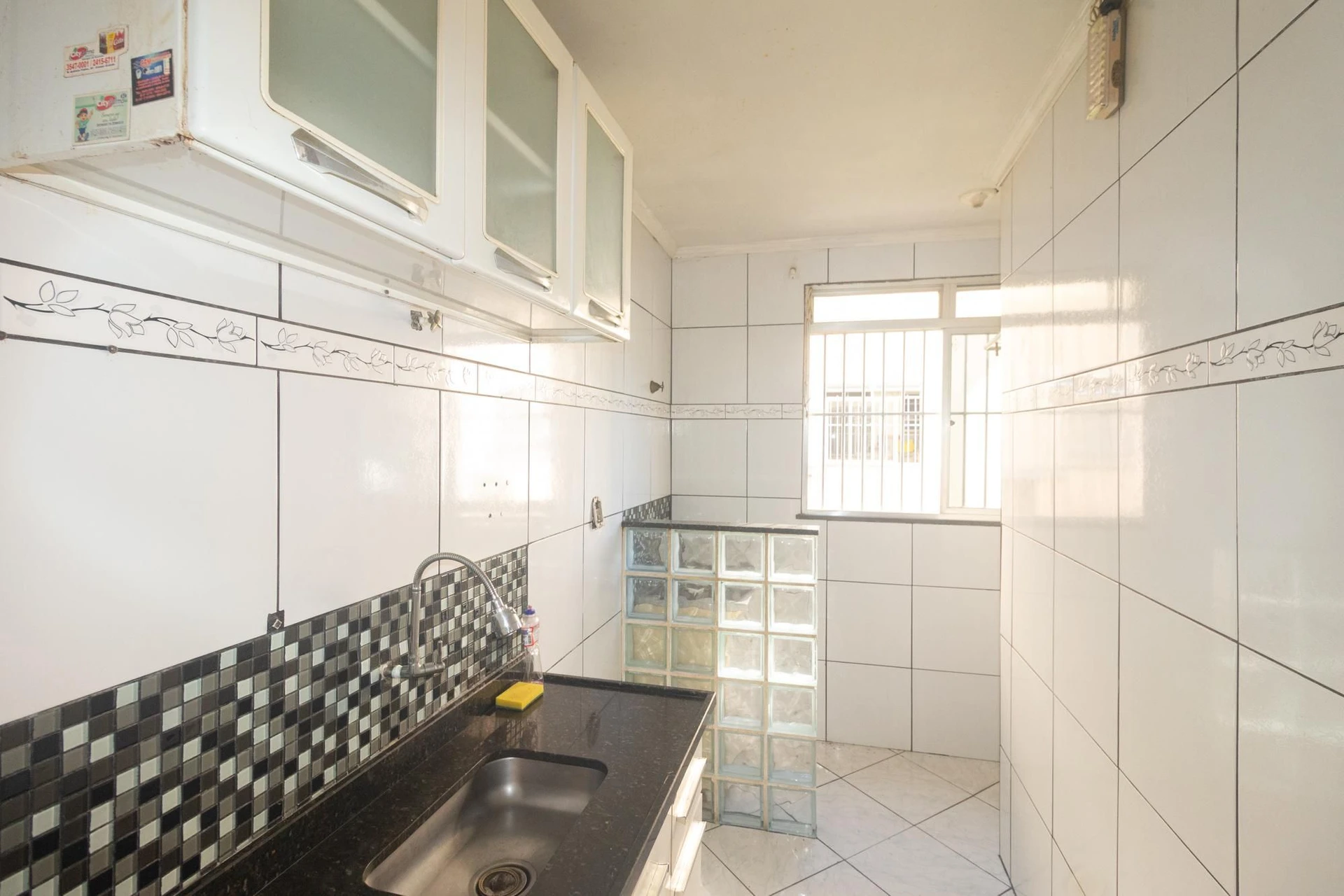Unfurnished apartment with 2 bedrooms and a separate kitchen — photo 13