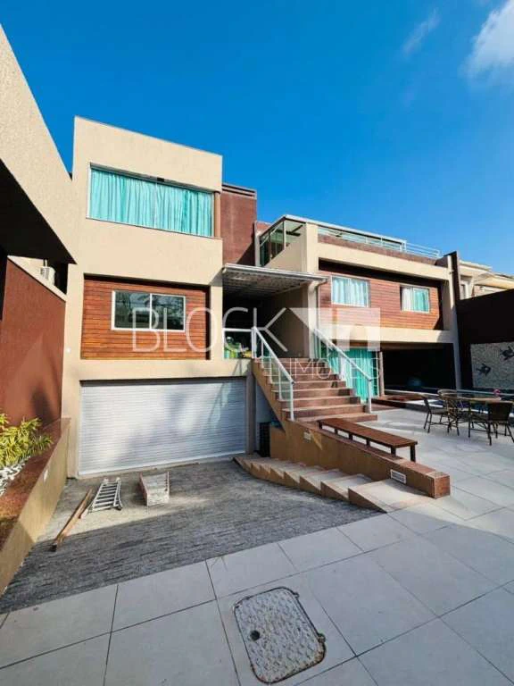 Furnished house with 6 en-suite bedrooms and 7 baths — photo 13