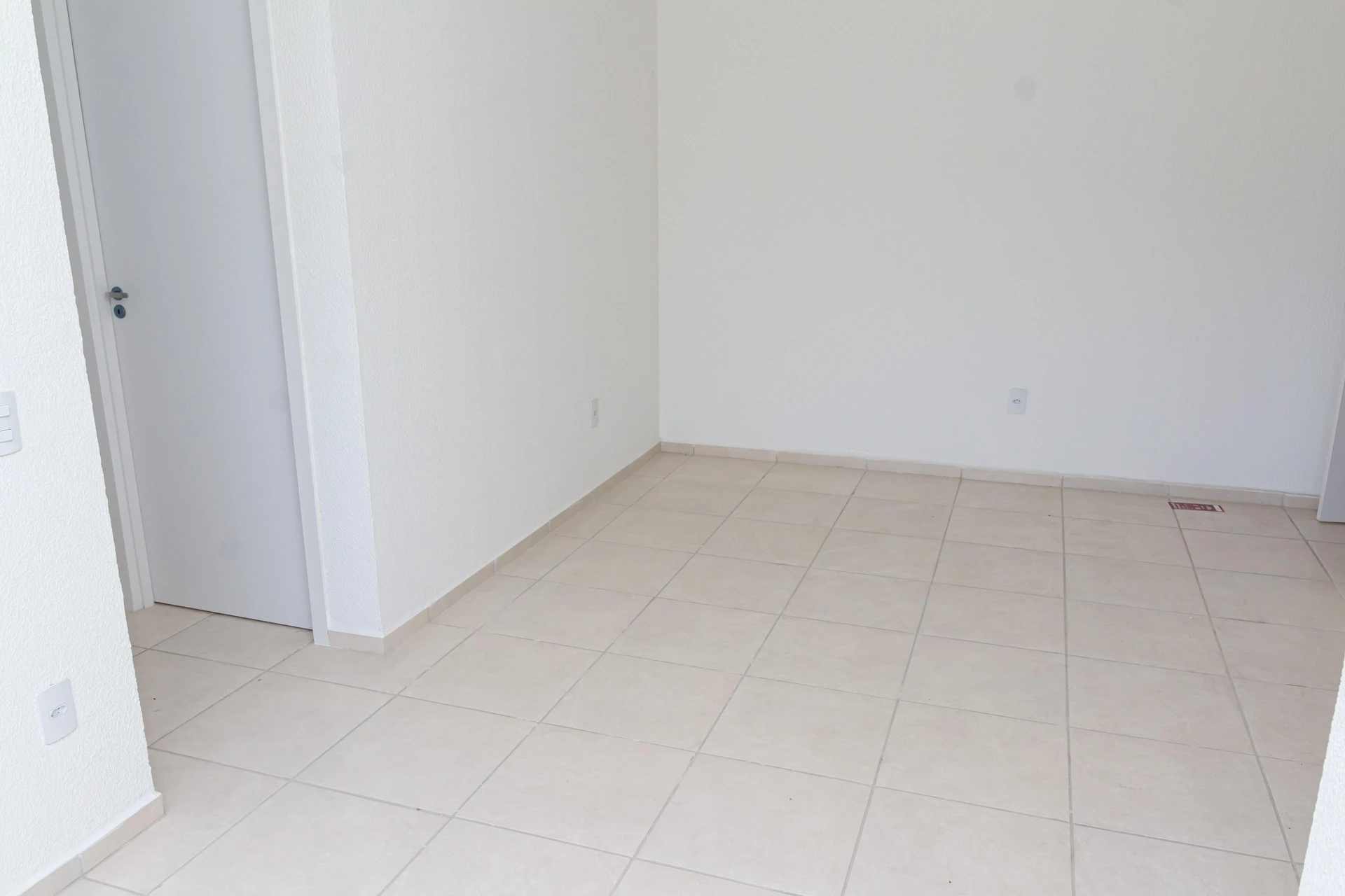 2-bedroom apartment in a building with a pool — photo 34