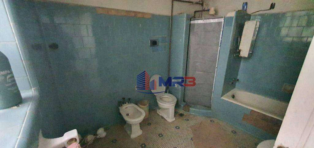 House with 1 bedroom and 1 bathroom needing renovation — photo 6