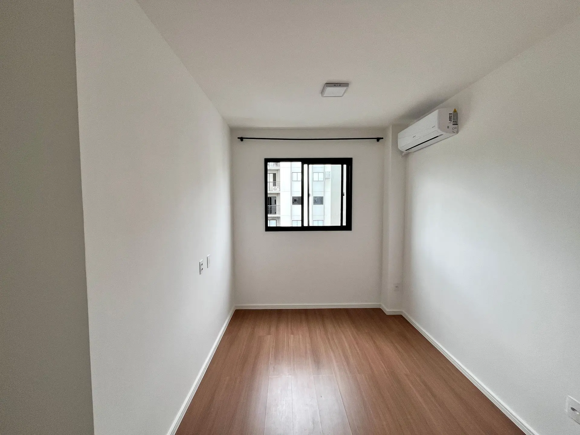 Wood or laminate floors in a 2-bedroom apartment, 45 m² — photo 3