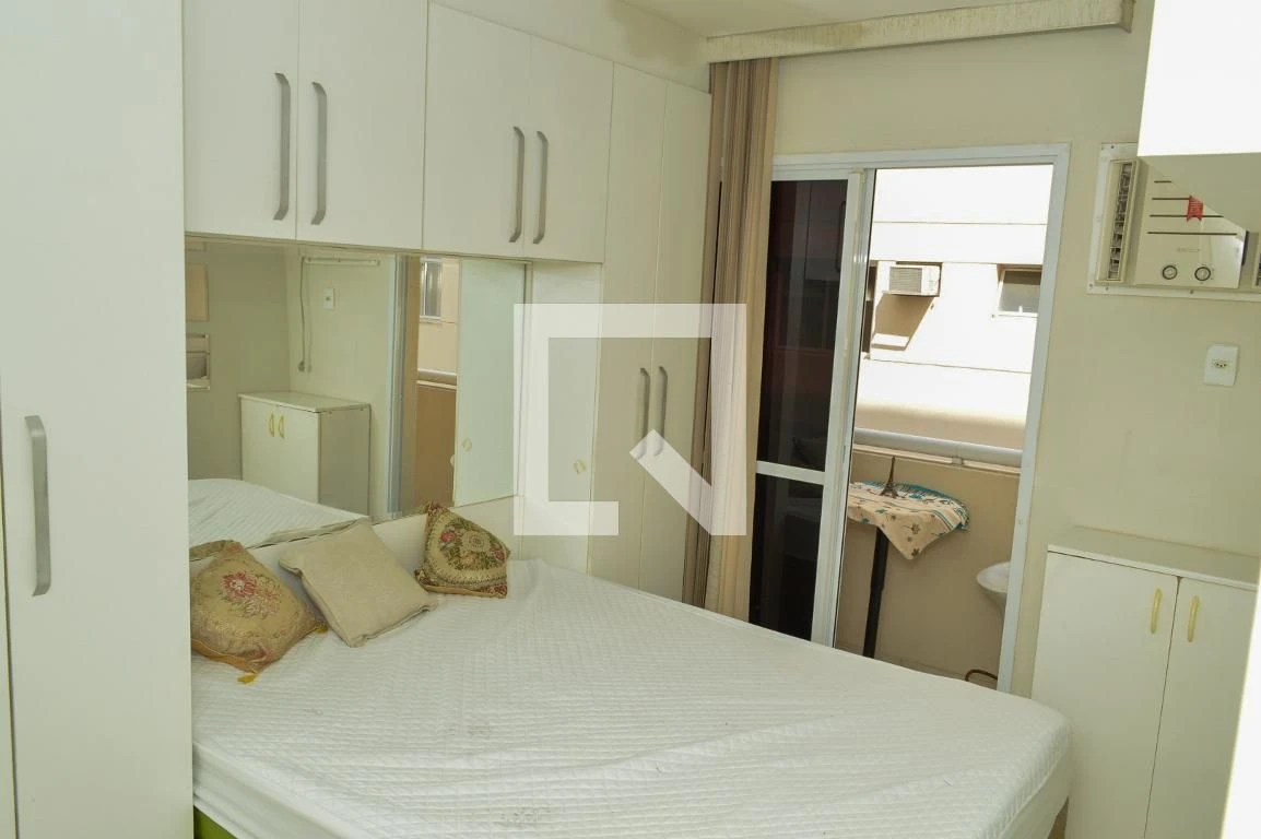 Floor-to-ceiling windows in a 2-bedroom apartment, 60 m² — photo 3