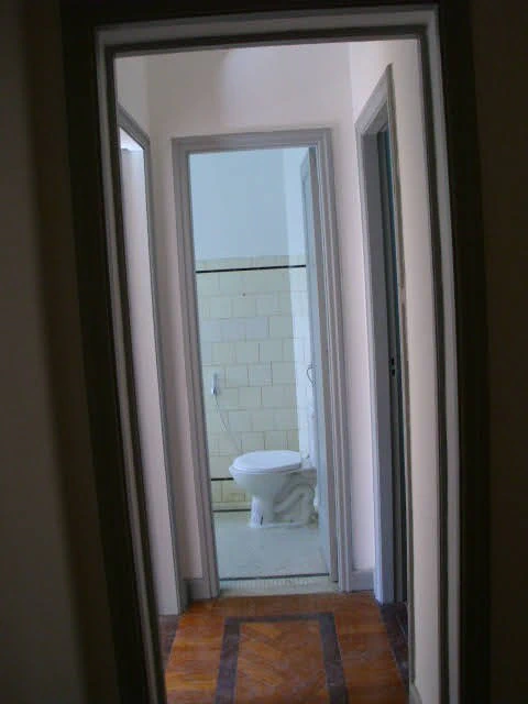 2-bedroom apartment with a bathtub — photo 12