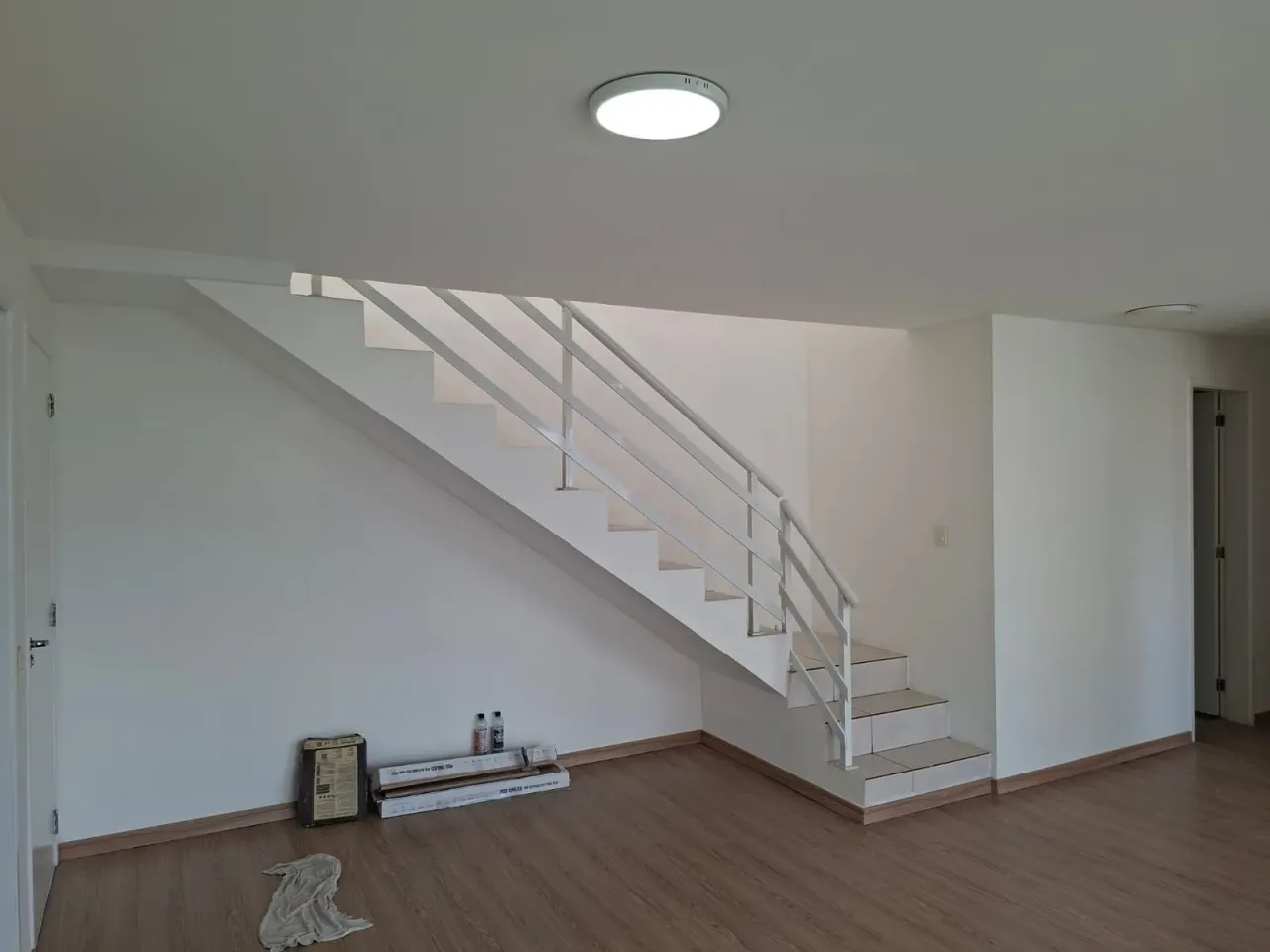 Apartamento sem mobília com 3 quartos e varanda — photo 8