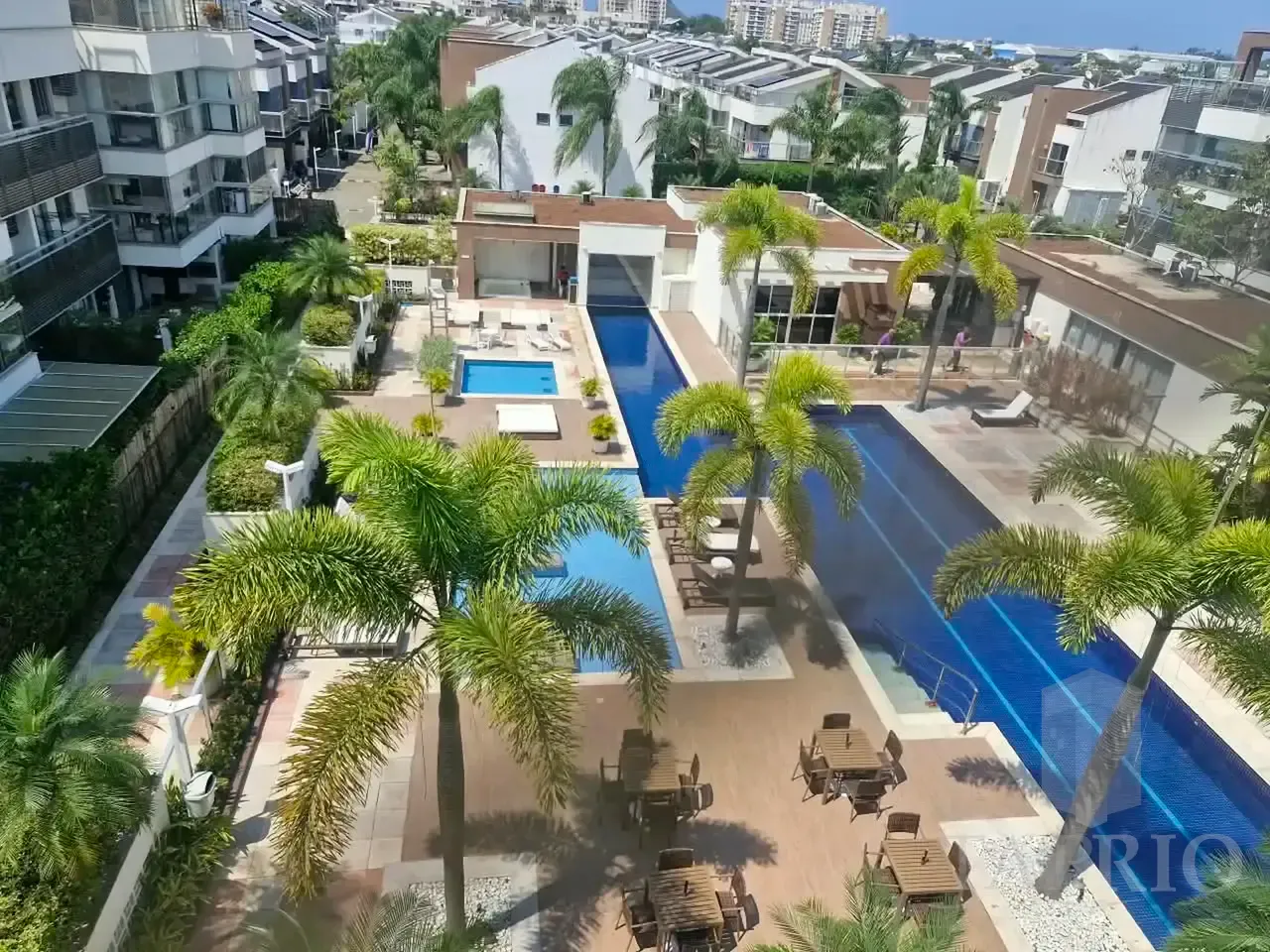 Apartment on the 3rd floor with a glass-enclosed balcony — photo 15
