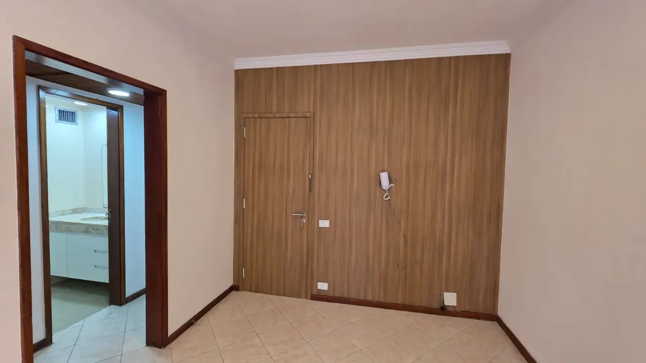 One-bedroom apartment in a building with a sauna — photo 11