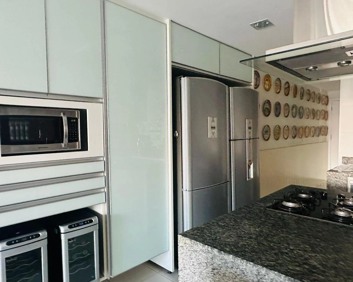 Furnished 260 m² apartment with open-plan kitchen — photo 19