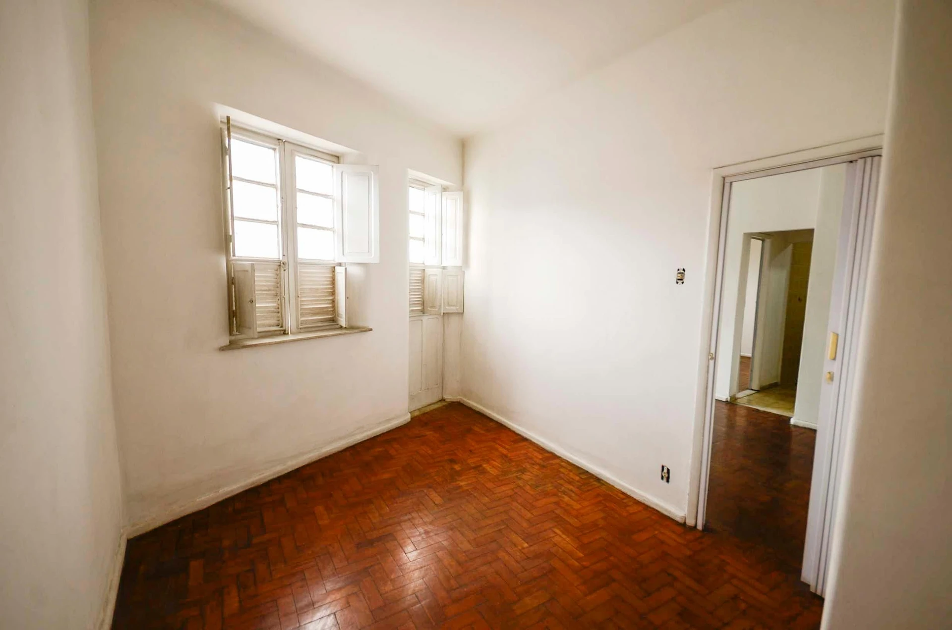 Rental apartment with 2 bedrooms and a balcony — photo 19