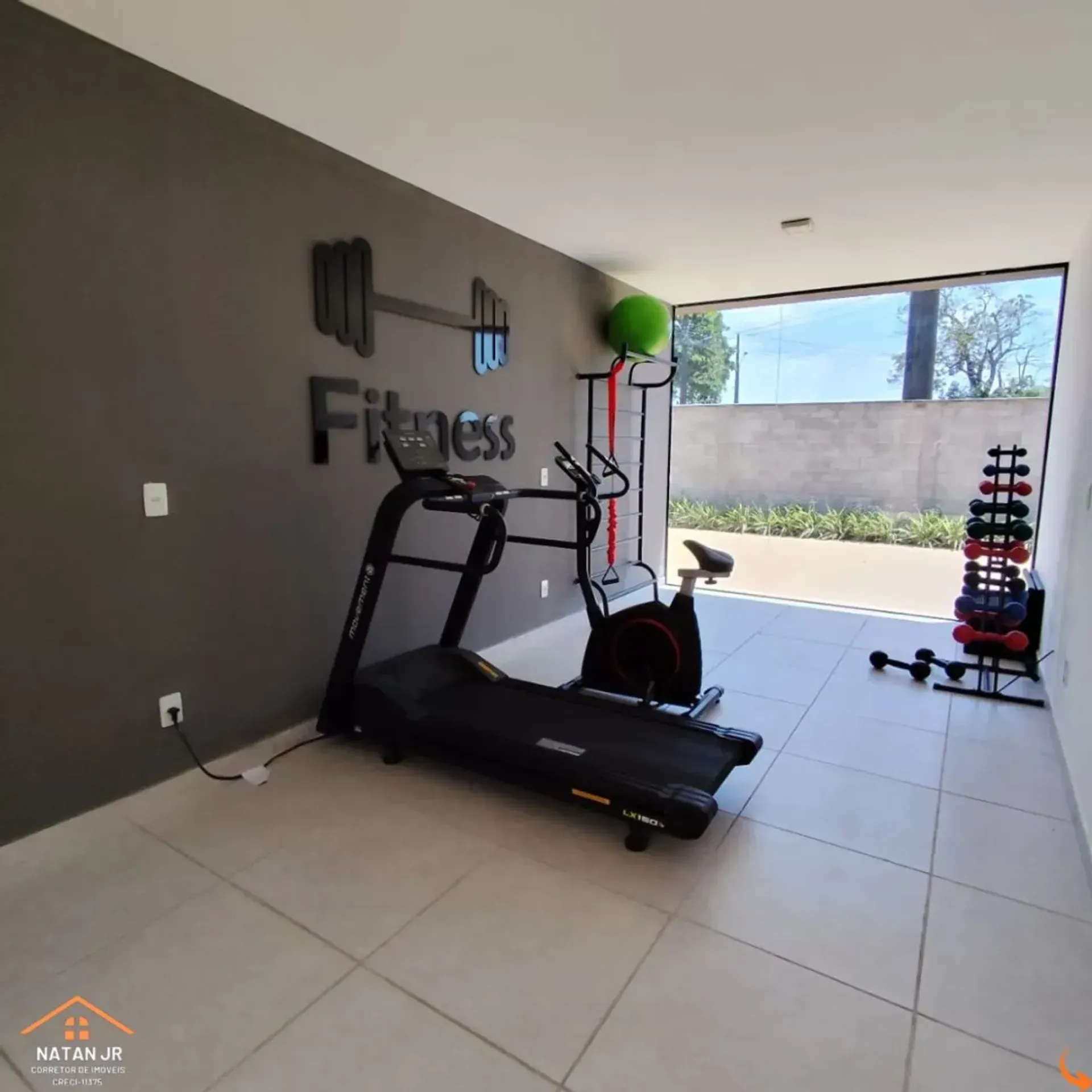 2-bedroom apartment in a building with a gym — photo 17
