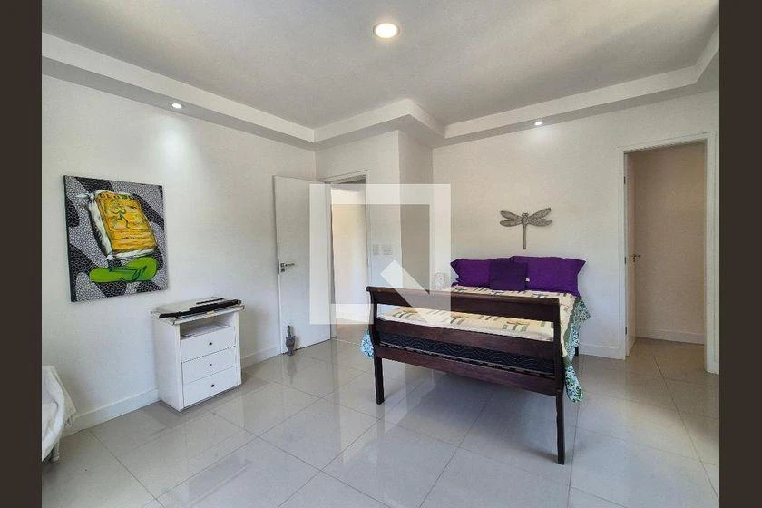 Furnished house with 3 en-suite bedrooms and shared BBQ — photo 21