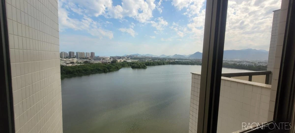 3-bedroom apartment with a water view in Rio de Janeiro — photo 18