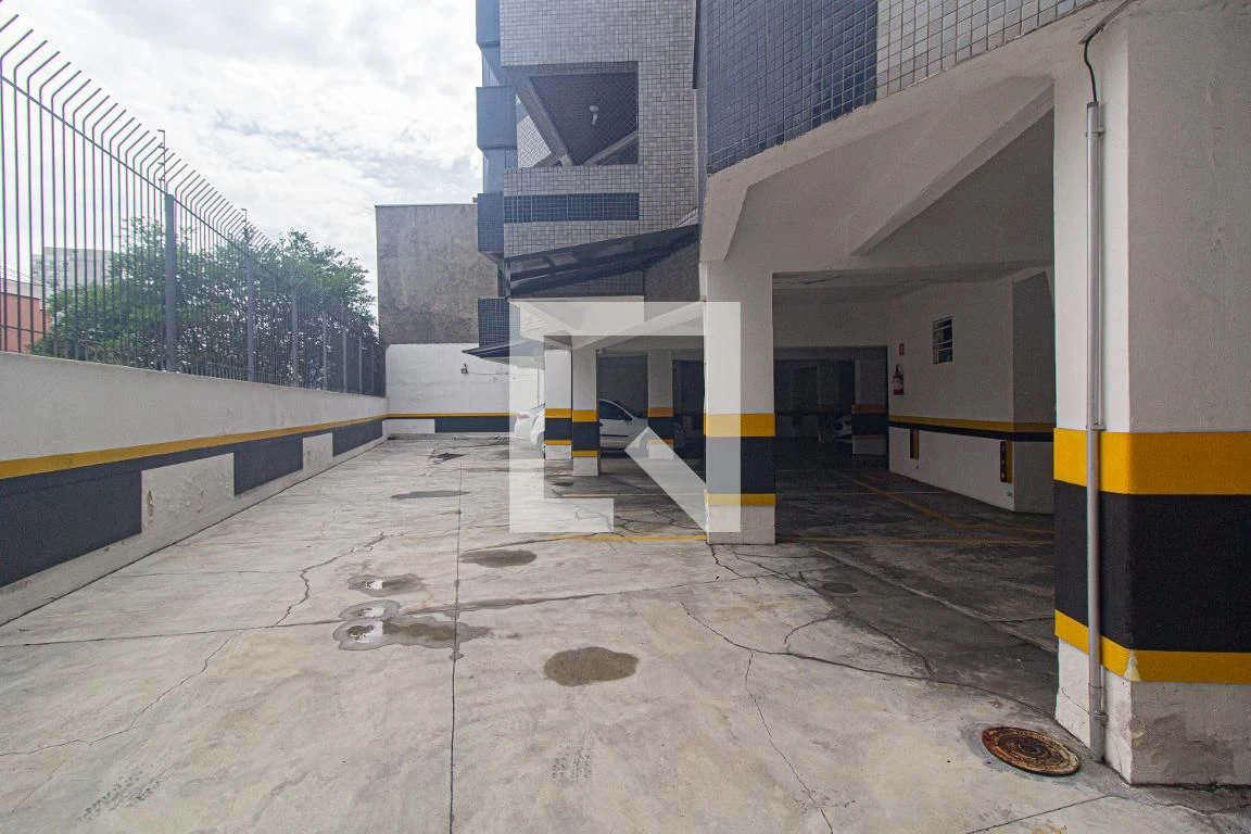 Furnished studio, 60 m², with a glass-enclosed balcony — photo 9