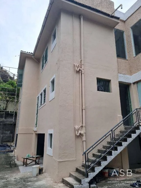 Casa com 5 quartos e varanda, 1212 m², 5 banheiros — photo 13