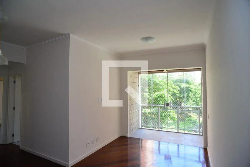 2-bedroom apartment in a building with a gym — photo 7