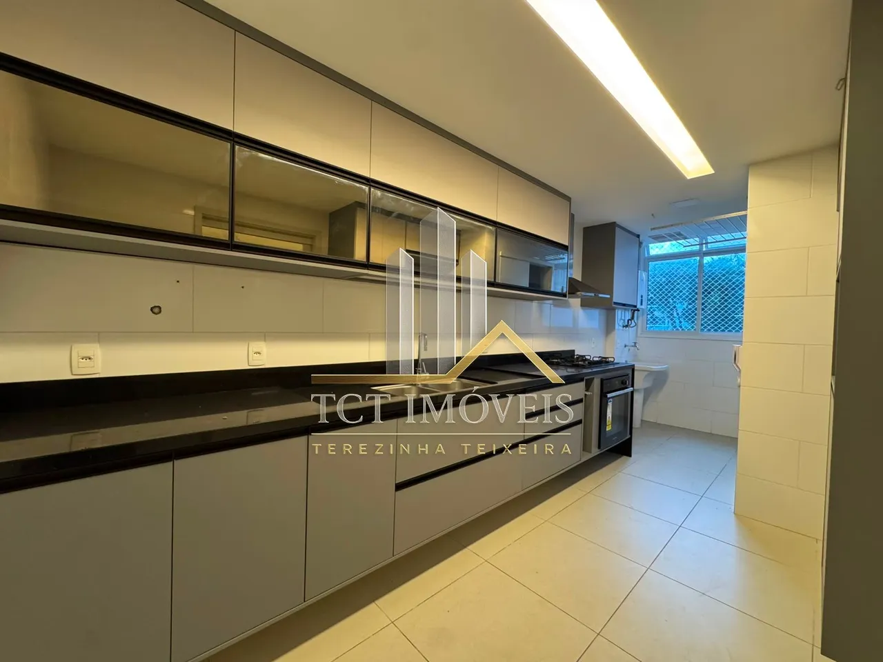 Unfurnished apartment with 3 bedrooms and a gas kitchen — photo 2