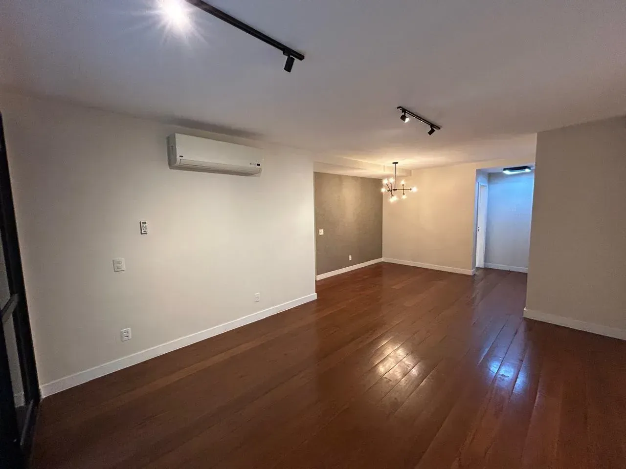 Apartment for rent with 4 bedrooms and 4 bathrooms — photo 14