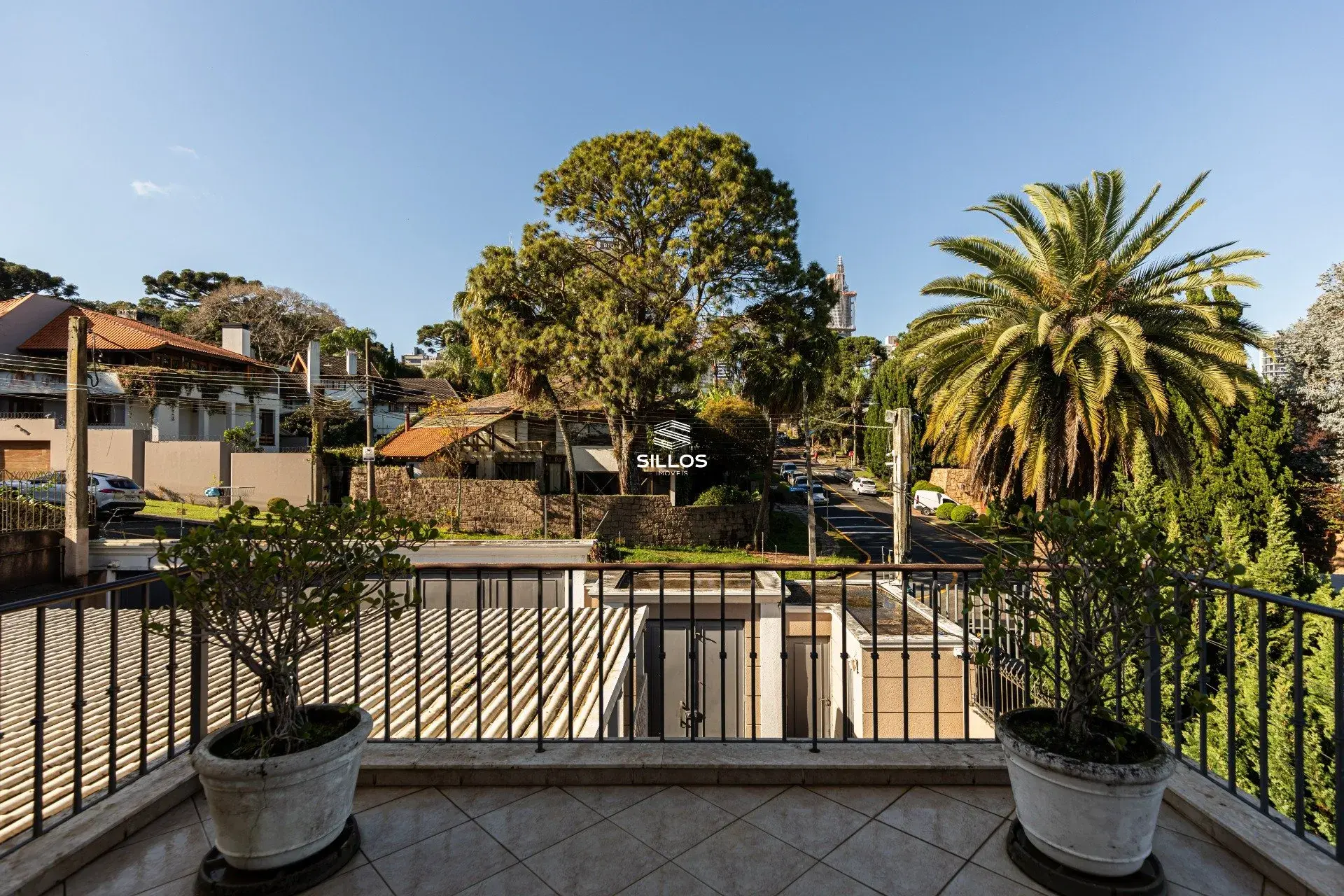 Rental house with 4 en-suite bedrooms and 7 baths — photo 31