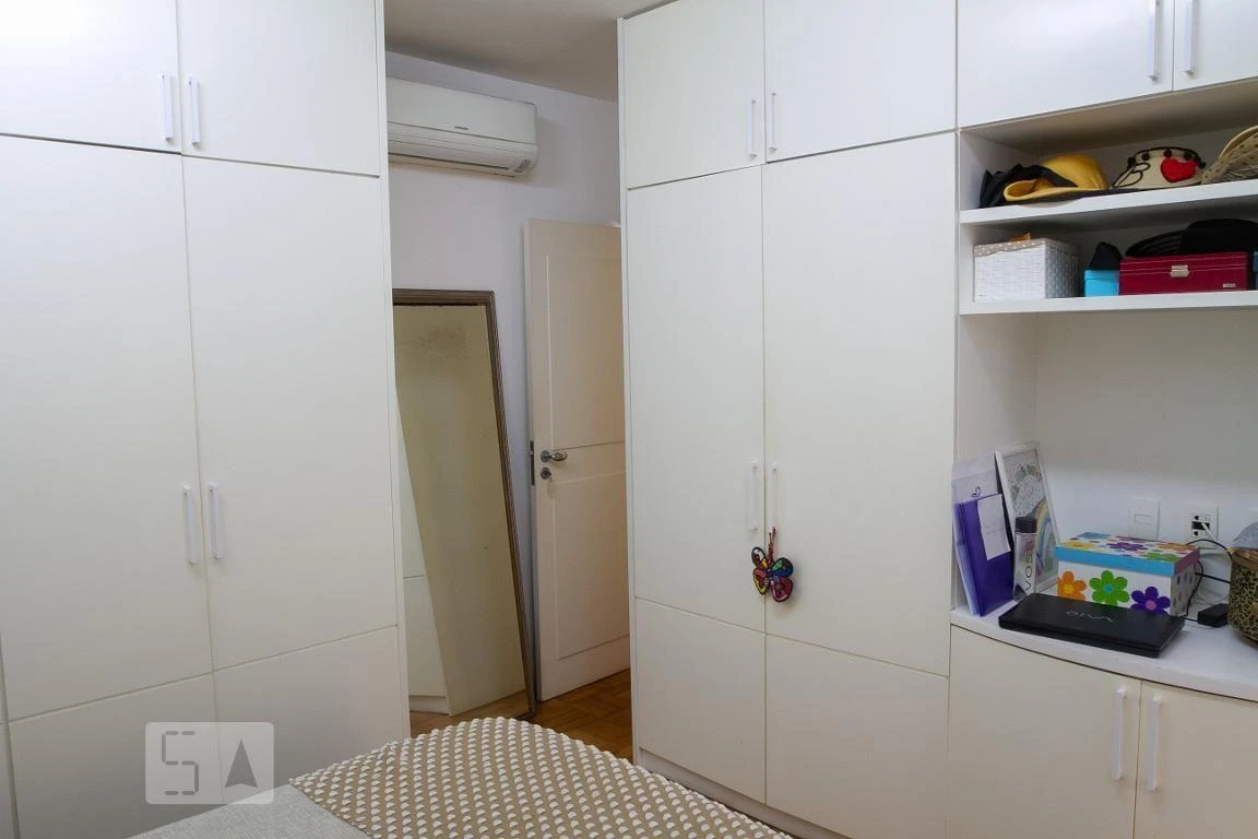 Furnished apartment with 3 bedrooms and 148 m² — photo 42