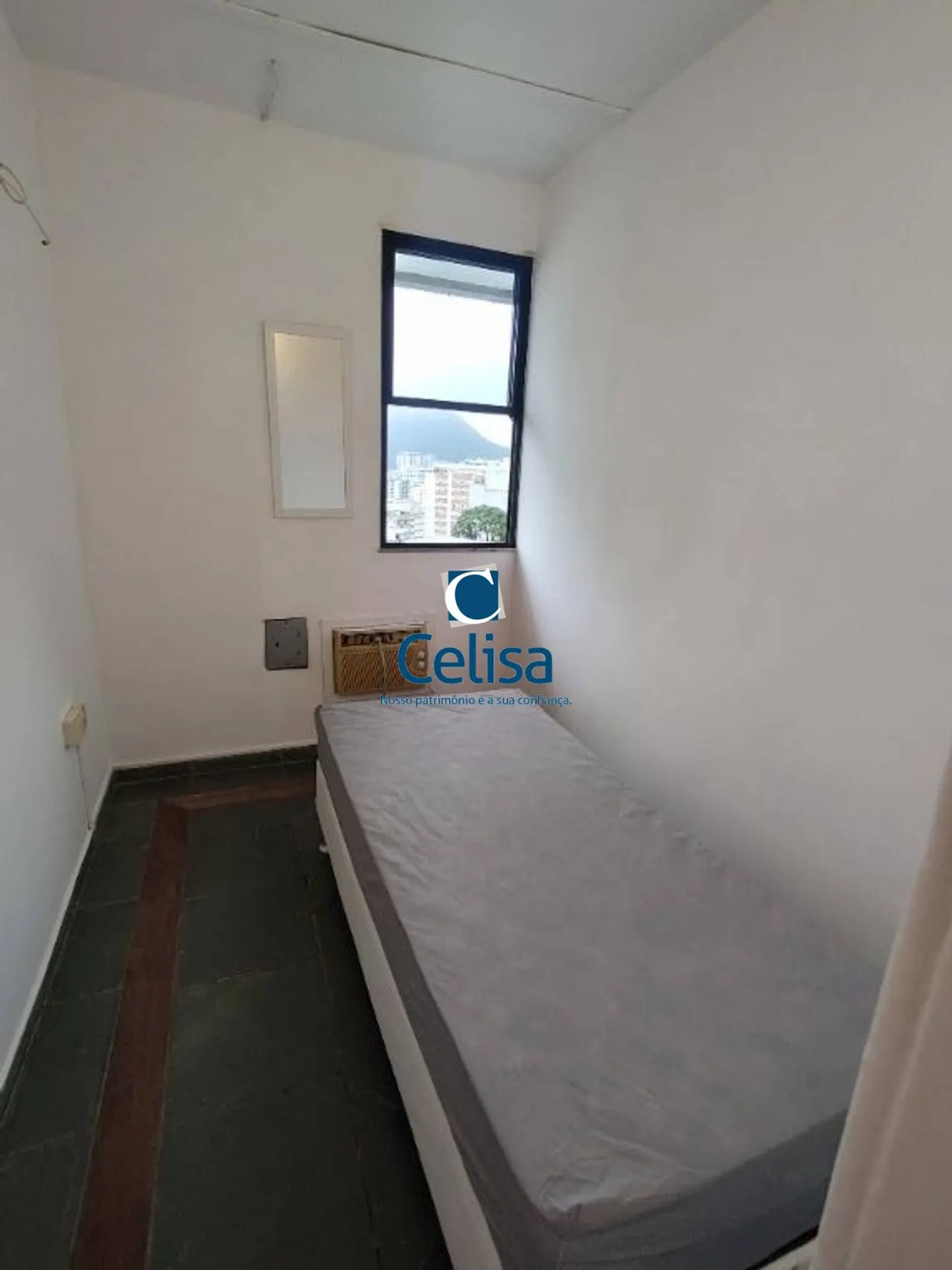 Apartment on the 14th floor with a mountain view — photo 3
