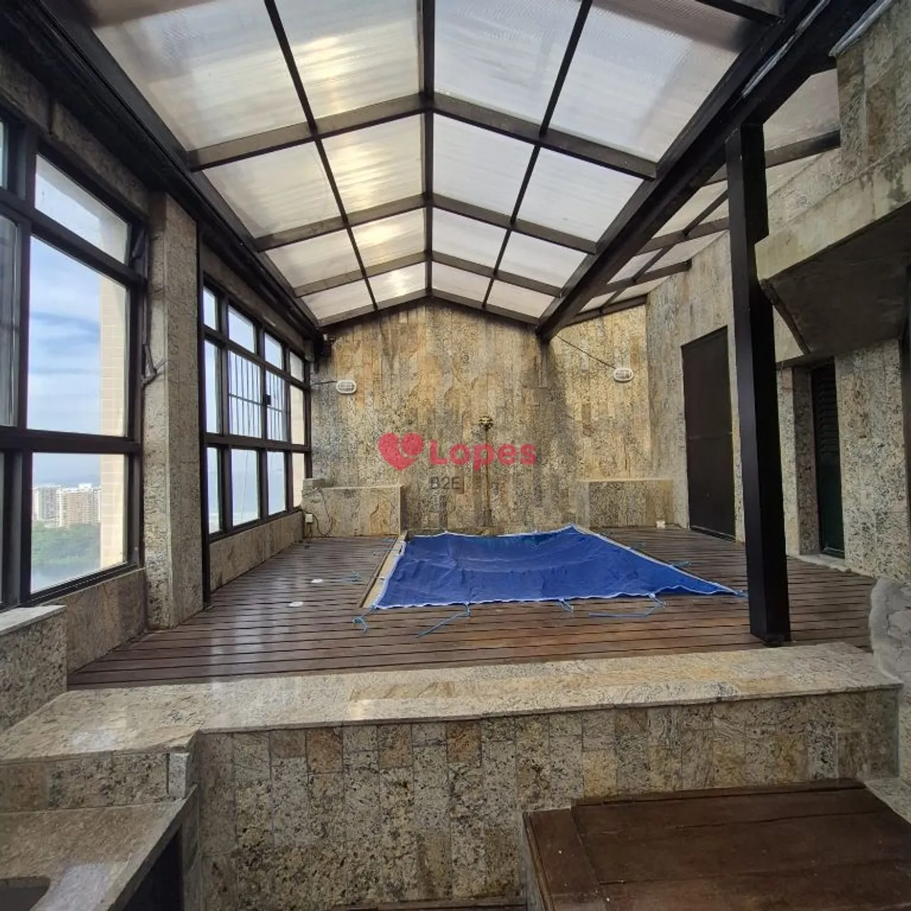 Furnished apartment, 180 m², with a water view — photo 12