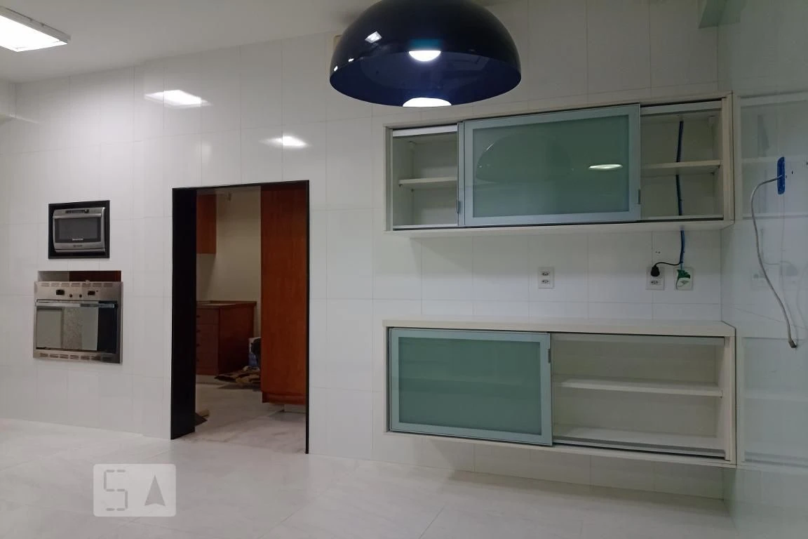 Apartamento de 4 quartos com janelas do piso ao teto — photo 26