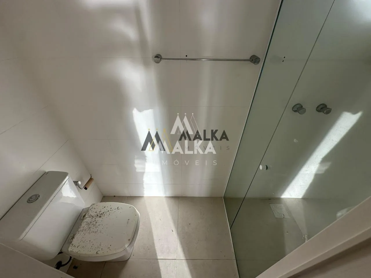 461 m² house with 3 en-suite bedrooms and private garden — photo 12