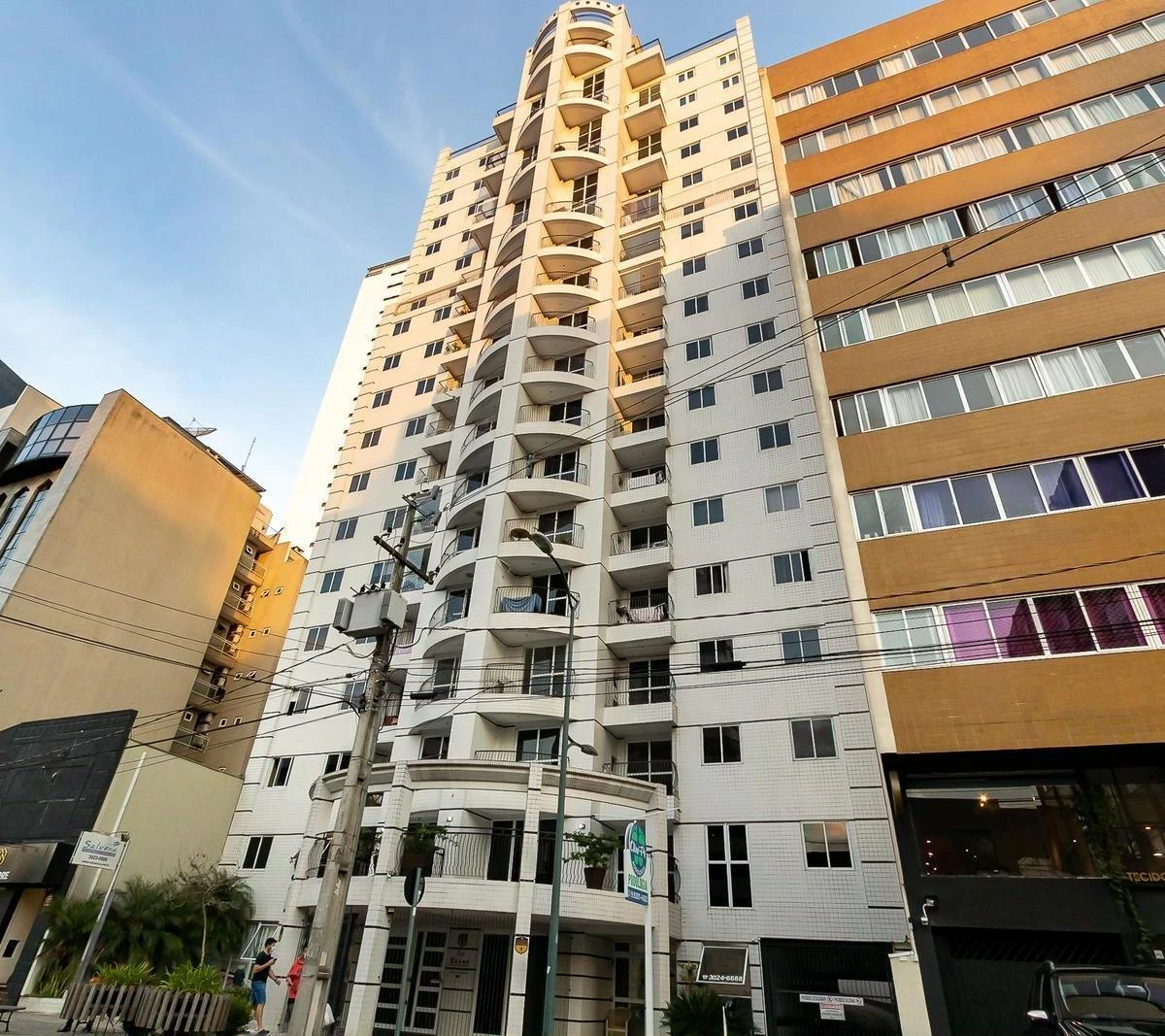 Furnished one-bedroom, 70 m² apartment in Curitiba — photo 3
