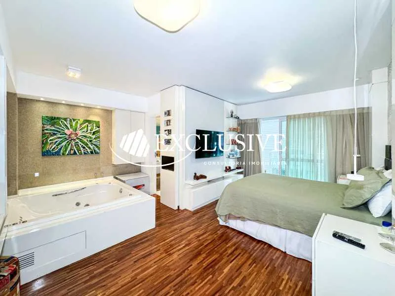 Furnished apartment with 4 bedrooms and 5 bathrooms — photo 11