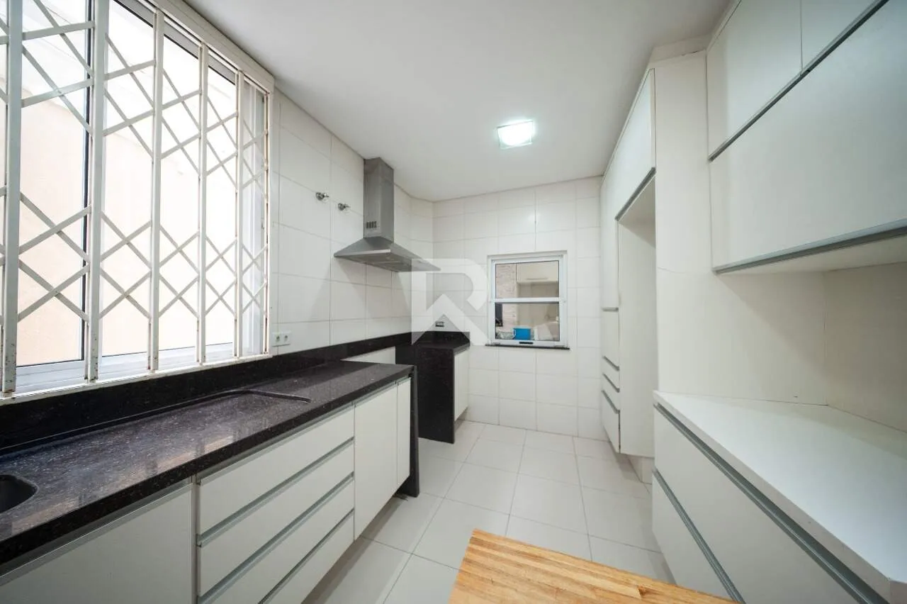 Casa com piscina, jardim e 4 quartos — photo 14