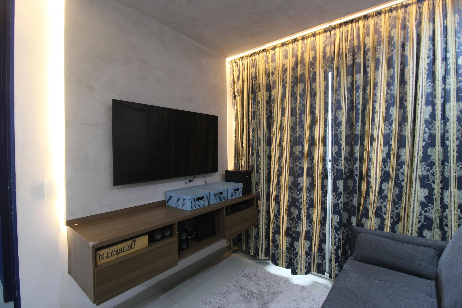 Furnished 2-bedroom apartment with a balcony — photo 25