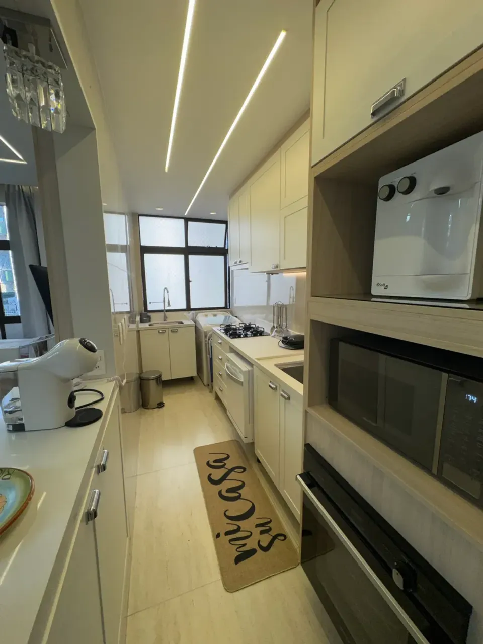 Furnished 2-bedroom apartment with open-plan kitchen — photo 5
